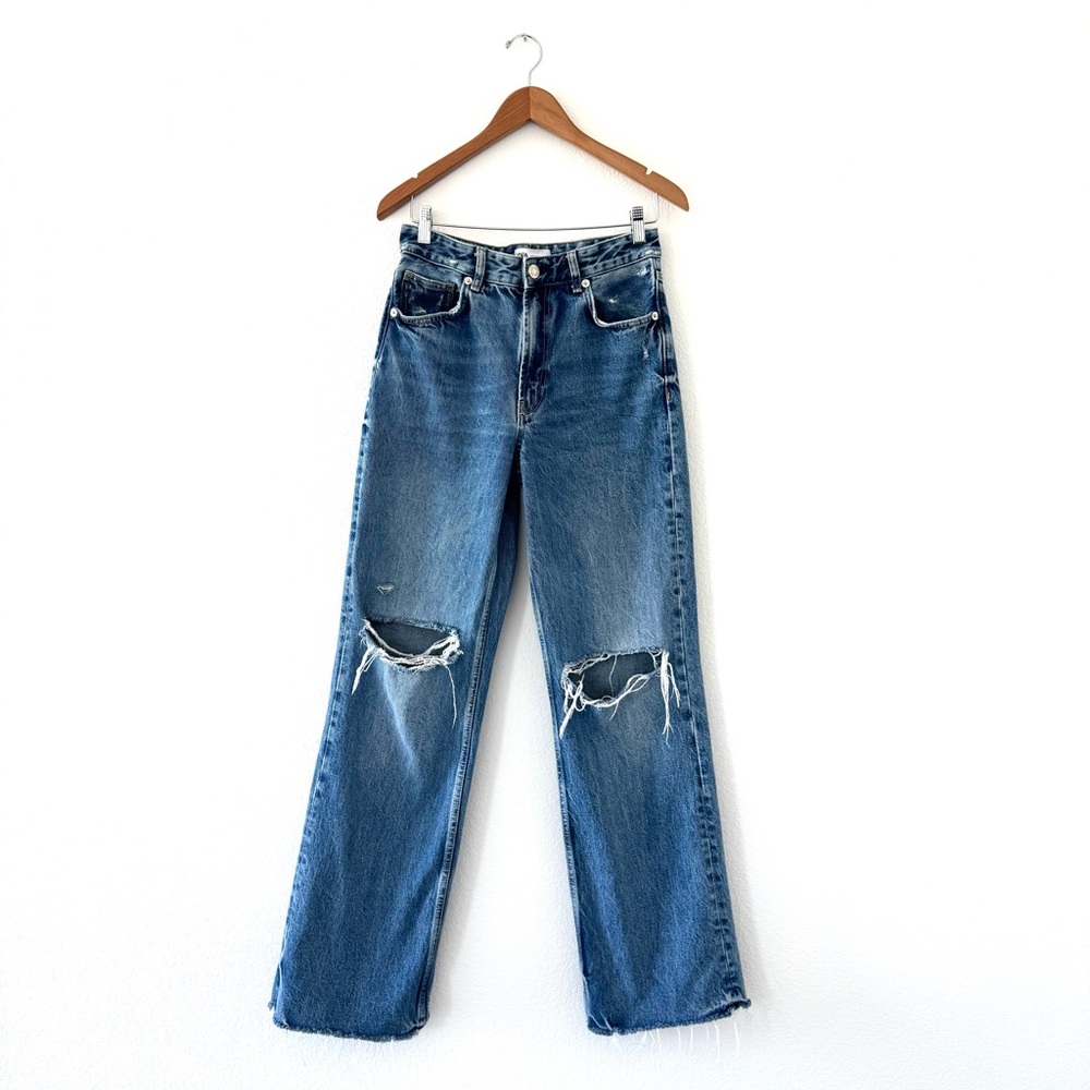 Zara Distressed 90’s High Rise Jeans